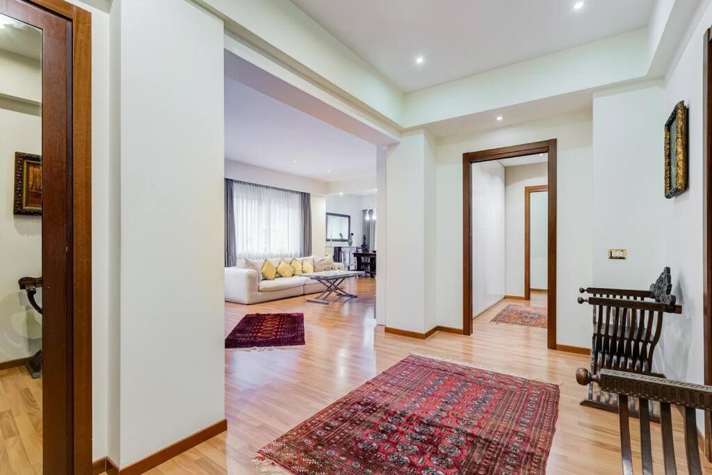 Exclusive Apartment In Eur Lake Rome Exterior photo