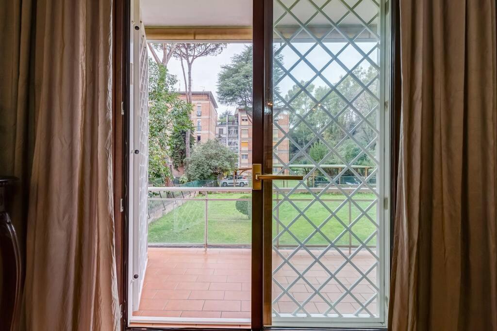 Exclusive Apartment In Eur Lake Rome Exterior photo