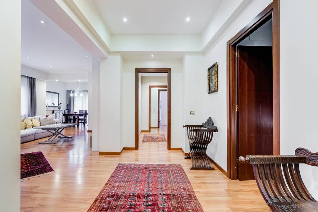 Exclusive Apartment In Eur Lake Rome Exterior photo