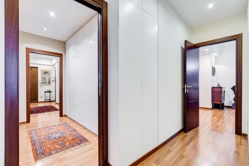 Exclusive Apartment In Eur Lake Rome Exterior photo