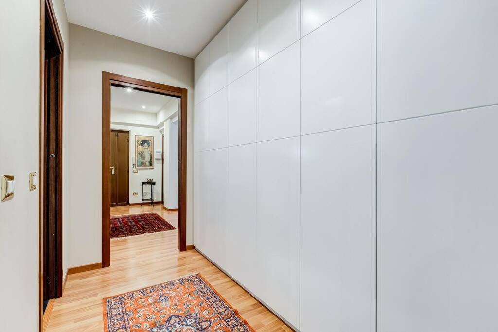 Exclusive Apartment In Eur Lake Rome Exterior photo