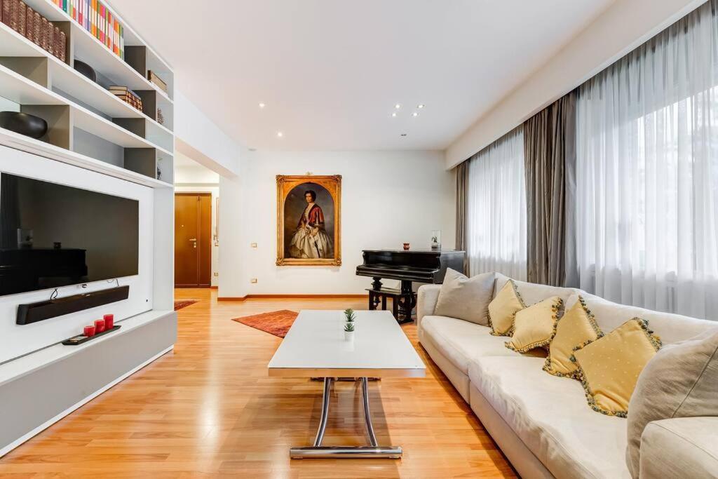 Exclusive Apartment In Eur Lake Rome Exterior photo
